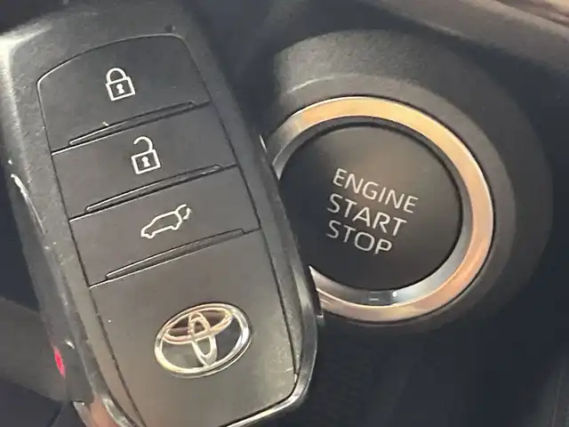 トヨタ ハリアー G 群馬県 2023(令5)年 1.2万km ブラック 純正８型ディスプレイオーディオ　ブラインドスポットモニター　アダプティブクルーズコントロール　パワーバックドア　レーンキープアシスト　衝突被害軽減ブレーキ　ドライブレコーダー　ＥＴＣ２．０　禁煙車