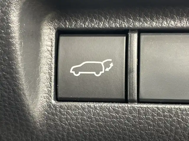 トヨタ ハリアー G 群馬県 2023(令5)年 1.2万km ブラック 純正８型ディスプレイオーディオ　ブラインドスポットモニター　アダプティブクルーズコントロール　パワーバックドア　レーンキープアシスト　衝突被害軽減ブレーキ　ドライブレコーダー　ＥＴＣ２．０　禁煙車