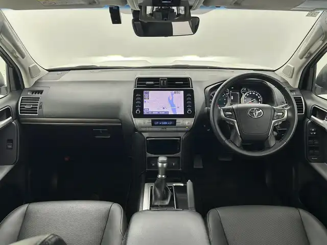 トヨタ ランドクルーザー プラド TX Lパッケージ マットブラED 福井県 2023(令5)年 0.5万km ホワイトパールクリスタルシャイン 4WD/セーフティセンス/・プリクラッシュセーフティ/　・レーンディパーチャーアラート/　・ダプティブハイビームシステム/　・レーダークルーズコントロール/　・オートマチックハイビーム/サンルーフ/純正メモリナビ/　BT/フルセグTV/全方位カメラ/LEDオートライト/フォグランプ/レザーシート/シートヒーター/エアシート/パワーシート/純正18インチアルミホイール/スマートキー/ビルトインETC2.0