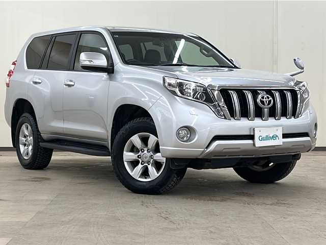 トヨタ ランドクルーザー プラド TX Lパッケージ 道央・札幌 2015(平27)年 13.3万km シルバーM /4WD//寒冷地仕様//クルーズコントロール//純正ナビ:NSZT-W64/(AM/FM/TV/BT/DVD/CD)//ステアリングスイッチ//レザーシート//電動格納サードシート//ヘッドライトウォッシャー//LEDヘッドライト//前席シートヒーター//前席パワーシート//MTモード付AT//社外ドライブレコーダー//純正ビルトインETC//電動格納ミラー//サイドステップ//エンジンプッシュスタート//バックカメラ