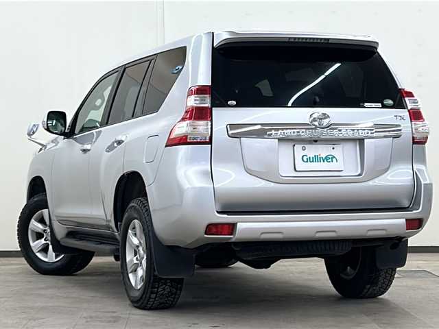 トヨタ ランドクルーザー プラド TX Lパッケージ 道央・札幌 2015(平27)年 13.3万km シルバーM /4WD//寒冷地仕様//クルーズコントロール//純正ナビ:NSZT-W64/(AM/FM/TV/BT/DVD/CD)//ステアリングスイッチ//レザーシート//電動格納サードシート//ヘッドライトウォッシャー//LEDヘッドライト//前席シートヒーター//前席パワーシート//MTモード付AT//社外ドライブレコーダー//純正ビルトインETC//電動格納ミラー//サイドステップ//エンジンプッシュスタート//バックカメラ