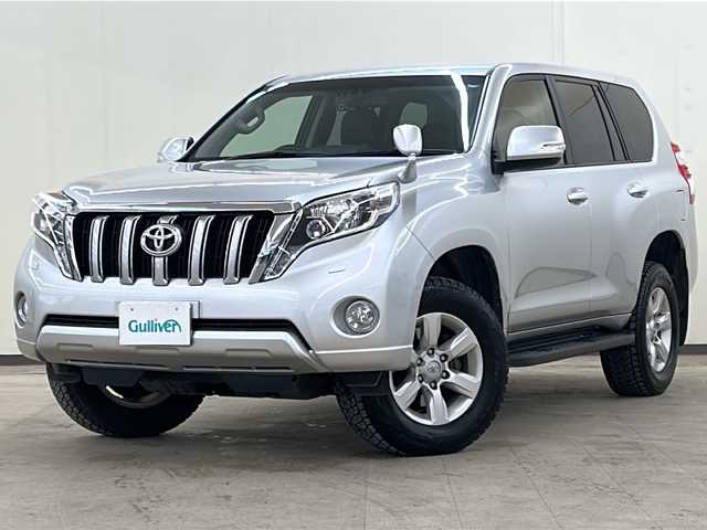 トヨタ ランドクルーザー プラド TX Lパッケージ 道央・札幌 2015(平27)年 13.3万km シルバーM /4WD//寒冷地仕様//クルーズコントロール//純正ナビ:NSZT-W64/(AM/FM/TV/BT/DVD/CD)//ステアリングスイッチ//レザーシート//電動格納サードシート//ヘッドライトウォッシャー//LEDヘッドライト//前席シートヒーター//前席パワーシート//MTモード付AT//社外ドライブレコーダー//純正ビルトインETC//電動格納ミラー//サイドステップ//エンジンプッシュスタート//バックカメラ