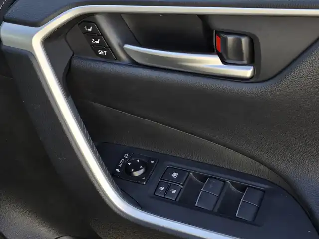 トヨタ ＲＡＶ４ G Zパッケージ 鹿児島県 2020(令2)年 6.8万km アティチュードブラックマイカ レーダークルーズコントロール　/前後ドライブレコーダー　/ビルトインＥＴＣ　/モデリスタフルエアロ　/デジタルインナーミラー　/Ｄ＋Ｎ席シートヒーター　/Ｄ席パワーシート　/シートメモリー　/ステアリングヒーター/純正SDナビ(NSZT-Y68T)/プリクラッシュセーフティ/レーントレーシングアシスト/トヨタセーフティセンス/Bluetoothオーディオ/純正アルミホイール(19インチ)/ルーフレール/横滑り防止装置/盗難防止装置/前後コーナーセンサー/プッシュスタート/スマートキー/エアバッグ(W＋サイド)
