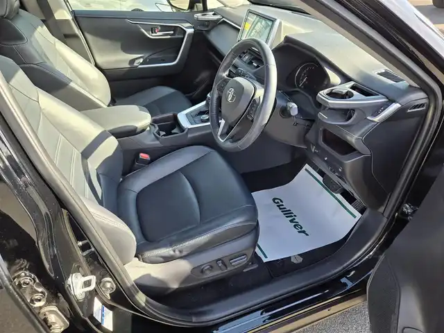 トヨタ ＲＡＶ４ G Zパッケージ 鹿児島県 2020(令2)年 6.8万km アティチュードブラックマイカ レーダークルーズコントロール　/前後ドライブレコーダー　/ビルトインＥＴＣ　/モデリスタフルエアロ　/デジタルインナーミラー　/Ｄ＋Ｎ席シートヒーター　/Ｄ席パワーシート　/シートメモリー　/ステアリングヒーター/純正SDナビ(NSZT-Y68T)/プリクラッシュセーフティ/レーントレーシングアシスト/トヨタセーフティセンス/Bluetoothオーディオ/純正アルミホイール(19インチ)/ルーフレール/横滑り防止装置/盗難防止装置/前後コーナーセンサー/プッシュスタート/スマートキー/エアバッグ(W＋サイド)