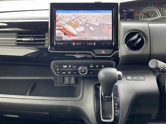 ホンダ Ｎ ＢＯＸ カスタム L 三重県 2021(令3)年 4.9万km プラチナホワイトパール プッシュスタート/電動格納ミラー/片側電動ドア/レーンキープアシスト/ETC/衝突軽減ブレーキ/レーダークルーズコントロール/ステアリングスイッチ/横滑り防止/コーナーセンサー/シートヒーター(前席)/オートライト/arrozzeria8型ナビ(AM/FM/CD/DVD/TV/BT)/フルセグTV/バックカメラ/USB入力端子2か所/リアサンシェード/スペアキー/純正フロアマット/禁煙車