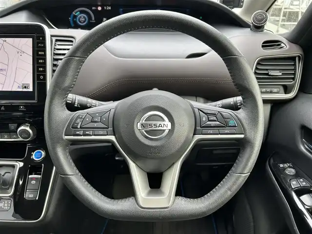 日産 セレナ e－パワー ハイウェイスター G 福岡県 2020(令2)年 4万km ダークメタルグレー 純正10型SDナビ（フルセグTV/CD/DVD/BT）アラウンドビューモニタープロパイロットフリップダウンモニターエマージェンシーブレーキコーナーセンサー両側パワスラドラレコETCデジタルインナーミラーオートホールド純正LEDヘッドライト純正フロアマット純正アルミホイールスマートキープッシュスタート