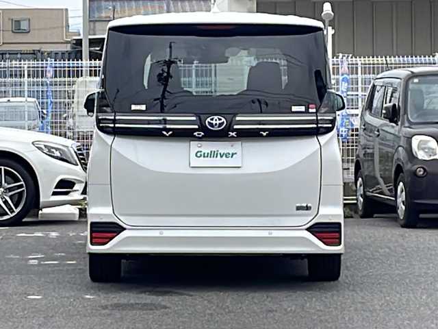 トヨタ ヴォクシー ハイブリッド S－Z 愛知県 2023(令5)年 6.2万km ホワイトパールクリスタルシャイン /ワンオーナー/快適利便パッケージhi//純正ナビ/CD/DVD/フルセグ/USB/BT/Miracast//全方位カメラ/ビルトインETC/前後ドラレコ//ハーフレザーシート/前・2NDシートヒーター//オットマン付きシート//革巻きステアリング/ステアスイッチ/ステアヒーター//LEDオートライト/オートハイビーム//両側パワースライドドア/AC100V//パワーバックドア//ツィーター//PCS/ACC/LDA/PDA/PKSB/RSA/クリアランスソナー//ドライブモード//リアロールサンシェード//新車時保証書//取扱説明書//ナビ取説//スペアスマートキー有