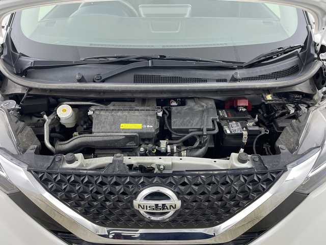 日産 デイズ ハイウェイスターX 愛知県 2020(令2)年 1.6万km ホワイトパール 純正9インチナビ/（フルセグTV/Bluetooth/DVD/CD）/アラウンドビューモニター/純正ドライブレコーダー/衝突軽減ブレーキ/スマートキー/プッシュスタート/オートエアコン/純正14インチアルミホイール/LEDヘッドライト/革巻きステアリング/純正ドアバイザー