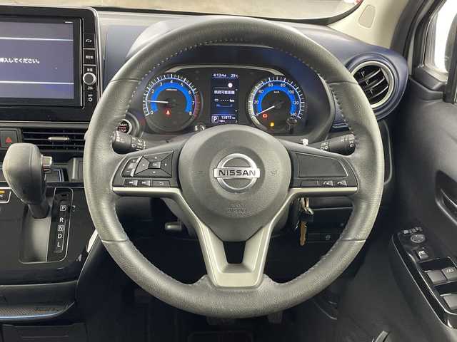 日産 デイズ ハイウェイスターX 愛知県 2020(令2)年 1.6万km ホワイトパール 純正9インチナビ/（フルセグTV/Bluetooth/DVD/CD）/アラウンドビューモニター/純正ドライブレコーダー/衝突軽減ブレーキ/スマートキー/プッシュスタート/オートエアコン/純正14インチアルミホイール/LEDヘッドライト/革巻きステアリング/純正ドアバイザー