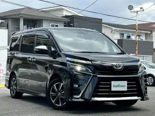 トヨタ ヴォクシー ZS 煌Ⅲ 兵庫県 2020(令2)年 5.2万km ブラック ワンオーナー/ALPINE11インチナビ/フルセグTV/CD/DVD/BT/FM/AM/バックカメラ/ETC/プリクラッシュセーフティ/レーンディパーチャーアラート/オートマチックハイビーム/両側パワースライドドア/ALPINEフリップダウンモニター/LEDヘッドライト/フォグランプ/オートライト/前後クリアランスソナー/電格ミラー/プッシュスタート/ハーフレザーシート/ISOFIX/ドアバイザー/フロアマット/スペアキー1本/新車時保証書