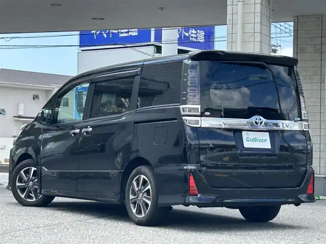 トヨタ ヴォクシー ZS 煌Ⅲ 兵庫県 2020(令2)年 5.2万km ブラック ワンオーナー/ALPINE11インチナビ/フルセグTV/CD/DVD/BT/FM/AM/バックカメラ/ETC/プリクラッシュセーフティ/レーンディパーチャーアラート/オートマチックハイビーム/両側パワースライドドア/ALPINEフリップダウンモニター/LEDヘッドライト/フォグランプ/オートライト/前後クリアランスソナー/電格ミラー/プッシュスタート/ハーフレザーシート/ISOFIX/ドアバイザー/フロアマット/スペアキー1本/新車時保証書
