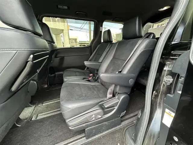 トヨタ ヴォクシー ZS 煌Ⅲ 兵庫県 2020(令2)年 5.2万km ブラック ワンオーナー/ALPINE11インチナビ/フルセグTV/CD/DVD/BT/FM/AM/バックカメラ/ETC/プリクラッシュセーフティ/レーンディパーチャーアラート/オートマチックハイビーム/両側パワースライドドア/ALPINEフリップダウンモニター/LEDヘッドライト/フォグランプ/オートライト/前後クリアランスソナー/電格ミラー/プッシュスタート/ハーフレザーシート/ISOFIX/ドアバイザー/フロアマット/スペアキー1本/新車時保証書