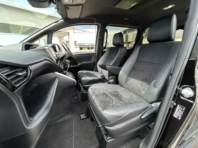 トヨタ ヴォクシー ZS 煌Ⅲ 兵庫県 2020(令2)年 5.2万km ブラック ワンオーナー/ALPINE11インチナビ/フルセグTV/CD/DVD/BT/FM/AM/バックカメラ/ETC/プリクラッシュセーフティ/レーンディパーチャーアラート/オートマチックハイビーム/両側パワースライドドア/ALPINEフリップダウンモニター/LEDヘッドライト/フォグランプ/オートライト/前後クリアランスソナー/電格ミラー/プッシュスタート/ハーフレザーシート/ISOFIX/ドアバイザー/フロアマット/スペアキー1本/新車時保証書