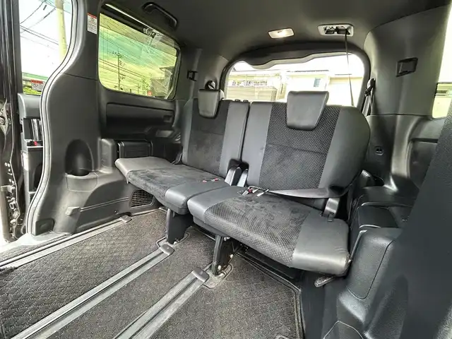 トヨタ ヴォクシー ZS 煌Ⅲ 兵庫県 2020(令2)年 5.2万km ブラック ワンオーナー/ALPINE11インチナビ/フルセグTV/CD/DVD/BT/FM/AM/バックカメラ/ETC/プリクラッシュセーフティ/レーンディパーチャーアラート/オートマチックハイビーム/両側パワースライドドア/ALPINEフリップダウンモニター/LEDヘッドライト/フォグランプ/オートライト/前後クリアランスソナー/電格ミラー/プッシュスタート/ハーフレザーシート/ISOFIX/ドアバイザー/フロアマット/スペアキー1本/新車時保証書