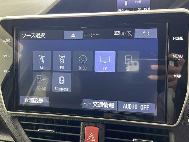 トヨタ ノア Si ダブルバイビーⅡ 岐阜県 2020(令2)年 3.5万km ブラック 純正10インチナビ/CD/DVD/AM/FM/Bluetooth/フルセグTV/バックカメラ/両側パワースライドドア/プリクラッシュセーフティシステム/クリアランスソナー/クルーズコントロール/レーンキープアシスト/ETC2.0/ハーフレザーシート/オートLEDヘッドライト