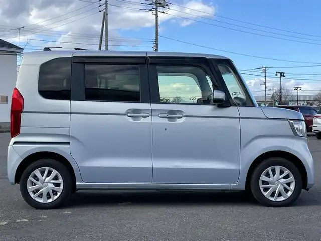 ホンダ Ｎ ＢＯＸ G L ホンダセンシング 道央・札幌 2018(平30)年 2.9万km モーニングミストブルーM ４WD/純正ディーラーOPナビ/CD/DVD/BT/フルセグ/ホンダセンシング/衝突被害軽減ブレーキ/横滑り防止装置/アダプティブクルーズコントロール/レーンキープアシスト/リアコーナーセンサー/バックカメラ/ビルトインETC/アイドリングストップ/ECONモード/片側パワースライドドア/前席シートヒーター/ステアリングリモコン/プッシュスタート/スマートキー/LEDヘッドライト/オートライト/オートハイビーム/電動格納ミラー/ヒーテッドドアミラー/ウィンカーミラー/純正フロアマット/ドアバイザー/スペアキー/純正エンジンスターター/冬タイヤ積込（ゴムのみ）/155/65/R14/2018年/山4mm