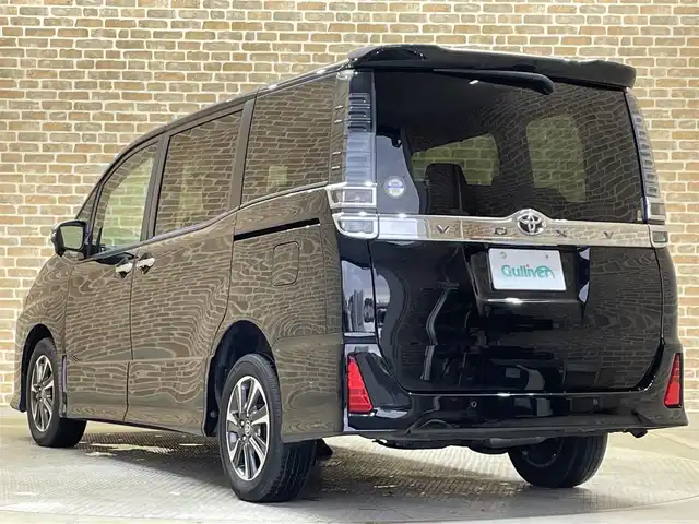 トヨタ ヴォクシー ZS 煌Ⅱ 岩手県 2020(令2)年 3.1万km ブラック ワンオーナー/４WD/純正オプション１２．１型後席ディスプレイ/両側パワースライドドア/クルーズコントロール/トヨタセーフティセンスC/プリクラッシュセーフティ/レーンディパーチャーアラート/オートマチックハイビーム/先行車発進告知機能/クリアランスソナー/パーキングサポートブレーキ/横滑り防止装置/アイドリングストップ/MTモード付AT/純正９インチナビ/フルセグTV/TVキャンセラー/ETC2.0/ドライブレコーダー/バックカメラ/HDMI入力端子/リヤオートエアコン/ロールサンシェード/LEDヘッドランプ/フォグランプ/純正16インチアルミホイール