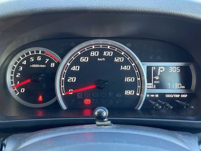 ダイハツ ブーン シルク SAⅢ 愛媛県 2018(平30)年 0.8万km ファイアークォーツレッドM ワンオーナー/純正SDナビ/・フルセグ/BT/CD/DVD/全方位カメラ/ドライブレコーダー/スマートアシストIII/-衝突警報機能・衝突回避支援ブレーキ機能/-AT誤発進抑制制御機能（前方・後方）/-先行車発進お知らせ機能/-ハイビームアシスト/-コーナーセンサー/アイドリングストップ/LEDヘッドライト/プッシュスタート/ステアリングスイッチ/純正フロアマット/ドアバイザー