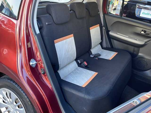 ダイハツ ブーン シルク SAⅢ 愛媛県 2018(平30)年 0.8万km ファイアークォーツレッドM ワンオーナー/純正SDナビ/・フルセグ/BT/CD/DVD/全方位カメラ/ドライブレコーダー/スマートアシストIII/-衝突警報機能・衝突回避支援ブレーキ機能/-AT誤発進抑制制御機能（前方・後方）/-先行車発進お知らせ機能/-ハイビームアシスト/-コーナーセンサー/アイドリングストップ/LEDヘッドライト/プッシュスタート/ステアリングスイッチ/純正フロアマット/ドアバイザー