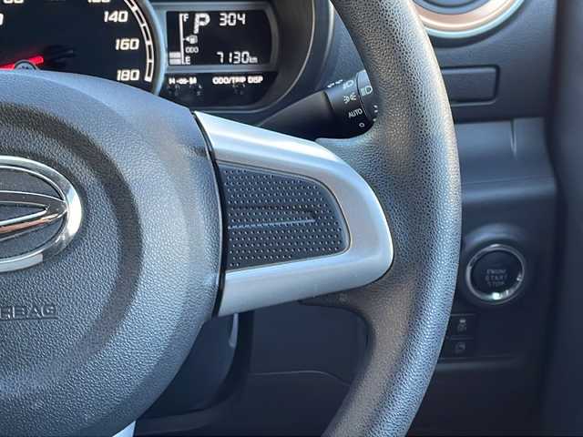 ダイハツ ブーン シルク SAⅢ 愛媛県 2018(平30)年 0.8万km ファイアークォーツレッドM ワンオーナー/純正SDナビ/・フルセグ/BT/CD/DVD/全方位カメラ/ドライブレコーダー/スマートアシストIII/-衝突警報機能・衝突回避支援ブレーキ機能/-AT誤発進抑制制御機能（前方・後方）/-先行車発進お知らせ機能/-ハイビームアシスト/-コーナーセンサー/アイドリングストップ/LEDヘッドライト/プッシュスタート/ステアリングスイッチ/純正フロアマット/ドアバイザー