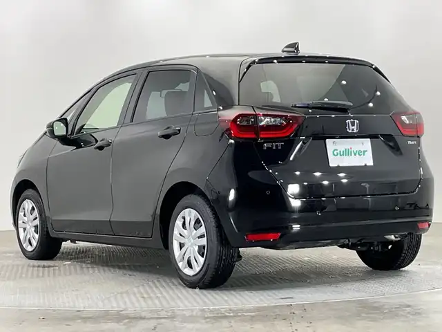 ホンダ フィット e:HEVホーム 栃木県 2024(令6)年 0.7万km クリスタルブラックパール SDナビ/（CD/DVD/Bluetooth/USB/フルセグTV）/バックカメラ/衝突軽減ブレーキ/前後コーナーセンサー/ビルトインETC/オートライト/LEDヘッドライト/横滑り防止装置/スマートキー/プッシュスタート/電動格納ミラー/純正フロアマット