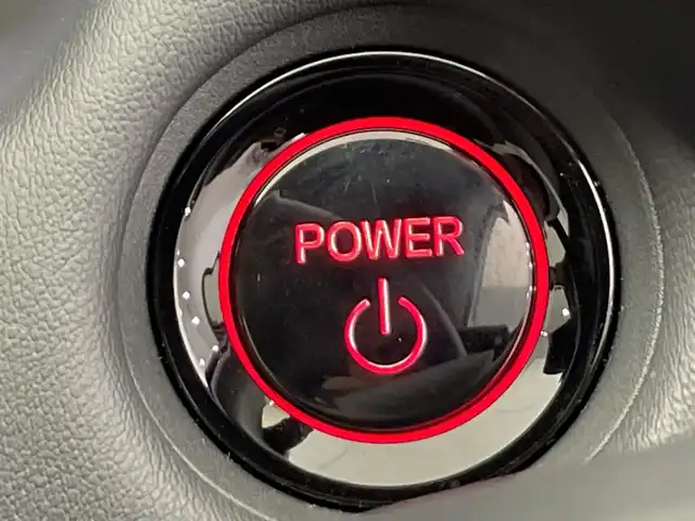 ホンダ フィット e:HEVホーム 栃木県 2024(令6)年 0.7万km クリスタルブラックパール SDナビ/（CD/DVD/Bluetooth/USB/フルセグTV）/バックカメラ/衝突軽減ブレーキ/前後コーナーセンサー/ビルトインETC/オートライト/LEDヘッドライト/横滑り防止装置/スマートキー/プッシュスタート/電動格納ミラー/純正フロアマット