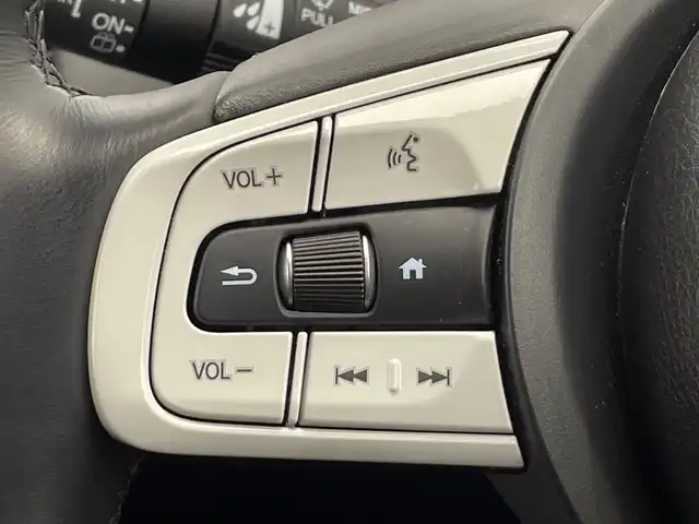 ホンダ フィット e:HEVホーム 栃木県 2024(令6)年 0.7万km クリスタルブラックパール SDナビ/（CD/DVD/Bluetooth/USB/フルセグTV）/バックカメラ/衝突軽減ブレーキ/前後コーナーセンサー/ビルトインETC/オートライト/LEDヘッドライト/横滑り防止装置/スマートキー/プッシュスタート/電動格納ミラー/純正フロアマット