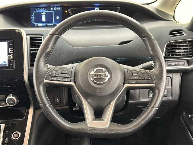 日産 セレナ ライダー 道央・札幌 2016(平28)年 4.5万km ブリリアントホワイトパール ワンオーナー//メモリナビ//フルセグテレビ//バックカメラ//クルーズコントロール//プッシュスタート//両側パワースライドドア//ETC