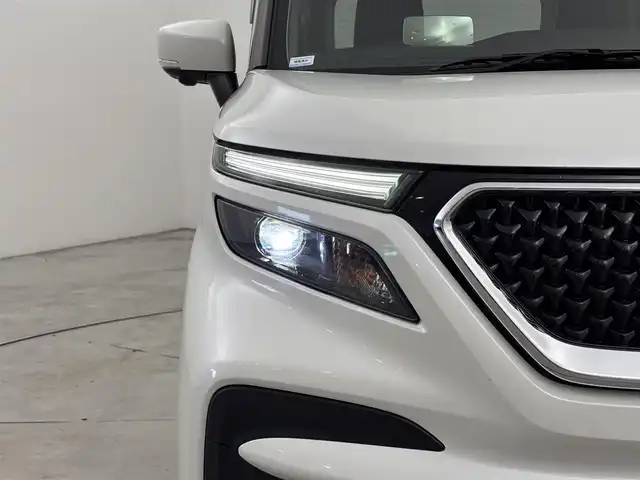 スズキ ソリオ バンディット HV MV 福岡県 2021(令3)年 4.8万km ピュアホワイトP 純正９インチナビ　/ＥＴＣ　/全方位カメラ　/両側パワースライドドア　/レーダークルーズコントロール　/衝突軽減被害システム　/レーンキープ　/クリアランスソナー　/ヘッドアップディスプレイ　/シートヒーター　/ＬＥＤ