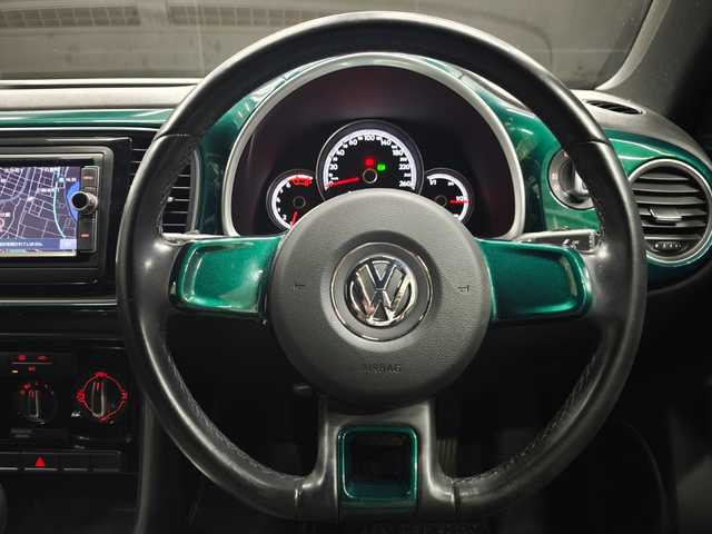 フォルクスワーゲン ザ・ビートル デザイン 群馬県 2017(平29)年 7.8万km ボトルグリーンM 純正ナビ/Bluetooth/フルセグTV/ブラインドスポットアシスト/クルーズコントロール/プッシュスタート/スマートキー/純正16インチAW/ETC/オートライト/USB/HIDヘッドライト