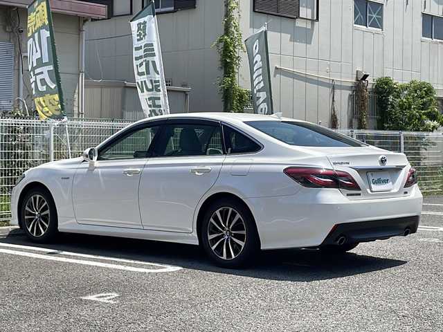 トヨタ クラウン ハイブリッド S Cパッケージ 兵庫県 2018(平30)年 2.8万km ホワイトパールクリスタルシャイン 登録時走行距離27689km/純正TコネクトSDナビ/フルセグTV/Bluetooth/バックカメラ/レザーシートパッケージ/ベージュ革シート/前席シートベンチレーション/前席パワーシート/前席シートヒーター/セーフティセンス/ブラインドスポットモニター/リアクロストラフィックオートブレーキ/リアクロストラフィックアラート/トランクフードイージークローザー/ボディ同色ドアミラー/電動オート格納機能/リバース連動機能/ヒーター機能/パドルシフト/レーダークルーズコントロール/カラーヘッドアップディスプレイ/AC100V/100Wコンセント/ステアリングスイッチ/オートライト/LEDヘッドランプ/取扱説明書・保証書