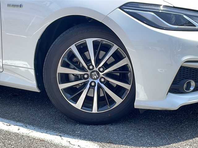 トヨタ クラウン ハイブリッド S Cパッケージ 兵庫県 2018(平30)年 2.8万km ホワイトパールクリスタルシャイン 登録時走行距離27689km/純正TコネクトSDナビ/フルセグTV/Bluetooth/バックカメラ/レザーシートパッケージ/ベージュ革シート/前席シートベンチレーション/前席パワーシート/前席シートヒーター/セーフティセンス/ブラインドスポットモニター/リアクロストラフィックオートブレーキ/リアクロストラフィックアラート/トランクフードイージークローザー/ボディ同色ドアミラー/電動オート格納機能/リバース連動機能/ヒーター機能/パドルシフト/レーダークルーズコントロール/カラーヘッドアップディスプレイ/AC100V/100Wコンセント/ステアリングスイッチ/オートライト/LEDヘッドランプ/取扱説明書・保証書