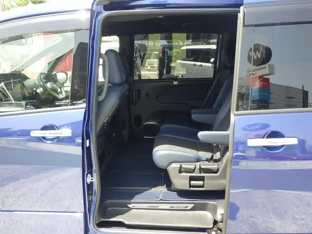 日産 セレナ e-パワー オーテック セーフティPKG 千葉県 2020(令2)年 2.7万km カスピアンブルー ワンオーナー/エマージェンシーブレーキ/プロパイロット/インテリジェントクルーズコントロール/両側パワースライドドア/10インチ純正SDナビ/地デジTV/【BD/DVD/CD再生機能　Bluetooth接続】/アラウンドビューモニター/ドライブレコーダー（DJ4-D）/革巻きステアリング/ステアリングスイッチ/ETC/LEDヘッドライト/フォグライト/ウインカーミラー/コーナーセンサー/AUTECH17インチアルミホイル/サイド/カーテンエアバッグ/インテリジェントキー