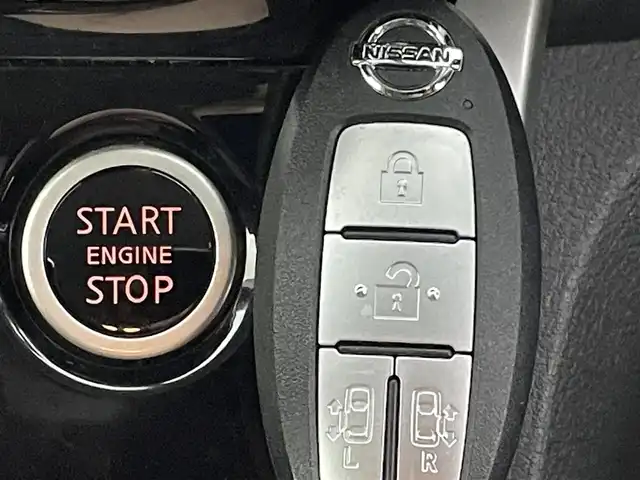 日産 セレナ ハイウェイスター プロパイロットED 熊本県 2017(平29)年 5.7万km マルーンレッド 2トーン 禁煙車　/純正ナビ（ＣＤ・ＤＶＤ・フルセグ・ＳＤ・ＵＳＢ）/バックカメラ　/ＥＴＣ　/両側パワースライドドア　/前後クリアランスソナー　/ハンズフリーオートスライド　/プロパイロット/衝突軽減ブレーキ　/レーンキープアシスト/横滑り防止/アイドリングストップ/純正フロアマット/純正１６インチAW/オートライト/LEDヘッドライト/フォグライト/スマートキー/プッシュスタート/スペアキー1本/保証書/取扱説明書