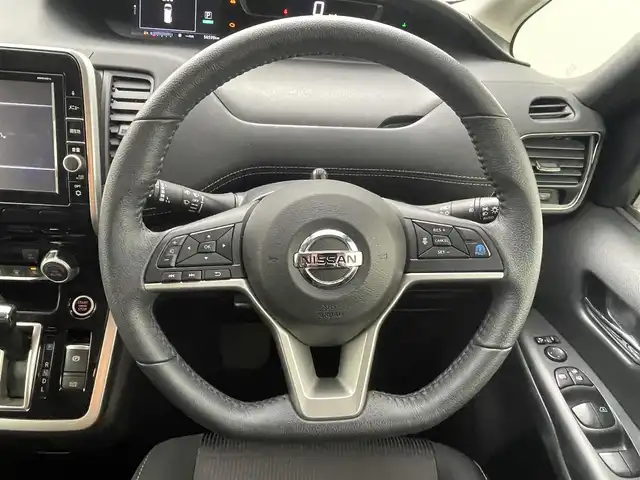 日産 セレナ ハイウェイスター プロパイロットED 熊本県 2017(平29)年 5.7万km マルーンレッド 2トーン 禁煙車　/純正ナビ（ＣＤ・ＤＶＤ・フルセグ・ＳＤ・ＵＳＢ）/バックカメラ　/ＥＴＣ　/両側パワースライドドア　/前後クリアランスソナー　/ハンズフリーオートスライド　/プロパイロット/衝突軽減ブレーキ　/レーンキープアシスト/横滑り防止/アイドリングストップ/純正フロアマット/純正１６インチAW/オートライト/LEDヘッドライト/フォグライト/スマートキー/プッシュスタート/スペアキー1本/保証書/取扱説明書