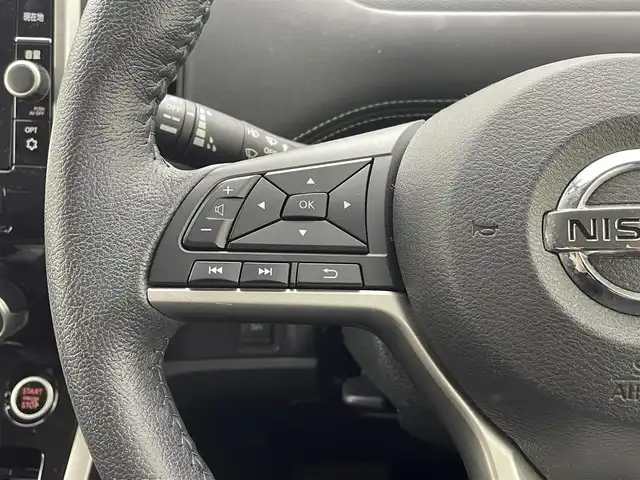日産 セレナ ハイウェイスター プロパイロットED 熊本県 2017(平29)年 5.7万km マルーンレッド 2トーン 禁煙車　/純正ナビ（ＣＤ・ＤＶＤ・フルセグ・ＳＤ・ＵＳＢ）/バックカメラ　/ＥＴＣ　/両側パワースライドドア　/前後クリアランスソナー　/ハンズフリーオートスライド　/プロパイロット/衝突軽減ブレーキ　/レーンキープアシスト/横滑り防止/アイドリングストップ/純正フロアマット/純正１６インチAW/オートライト/LEDヘッドライト/フォグライト/スマートキー/プッシュスタート/スペアキー1本/保証書/取扱説明書