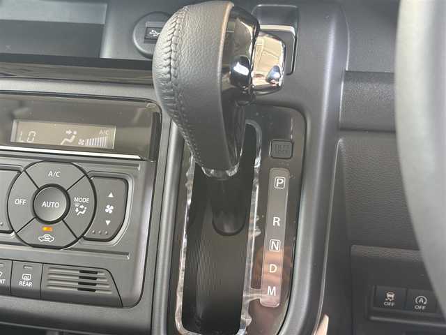 スズキ スペーシア カスタム HYBRID XS ターボ 滋賀県 2024(令6)年 0.1万km ピュアホワイトP 9インチメーカーOPナビ/(Bluetooth/フルセグ/AppelCarplay)/スズキセーフティーサポート/・アダプティブクルーズコントロール/・全方位カメラ/・レーンキープアシスト/・誤発進抑制機能/衝突軽減ブレーキ/標識認識/ヘッドアップディスプレイ/両側電動スライドドア/LEDオートライト/オートハイビーム/フォグ/ハーフレザーシート/シートヒーター/ステアリングヒーター/パドルシフト/電動パーキング/ブレーキホールド/USB