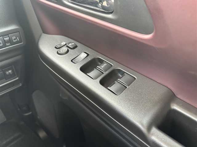 スズキ スペーシア カスタム HYBRID XS ターボ 滋賀県 2024(令6)年 0.1万km ピュアホワイトP 9インチメーカーOPナビ/(Bluetooth/フルセグ/AppelCarplay)/スズキセーフティーサポート/・アダプティブクルーズコントロール/・全方位カメラ/・レーンキープアシスト/・誤発進抑制機能/衝突軽減ブレーキ/標識認識/ヘッドアップディスプレイ/両側電動スライドドア/LEDオートライト/オートハイビーム/フォグ/ハーフレザーシート/シートヒーター/ステアリングヒーター/パドルシフト/電動パーキング/ブレーキホールド/USB