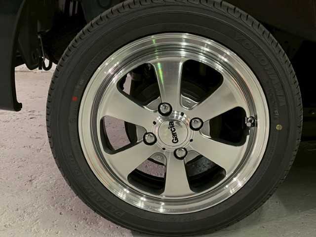 ダイハツ アトレー バン RS 福島県 2023(令5)年 3.4万km ブラックマイカメタリック AIS検査済み/【2507029854】/4WD(切替）/フロントフォグランプ/LEDヘッドライト/オートライト/両側パワスラ/純正フロアマット/スマートキー/ドラレコ/USB入力端子/Bluetooth接続/フルセグナビ/ETC(通常）/AAC/障害物センサー/盗難防止装置/オートマチックハイビーム/バックカメラ/横滑り防止装置/衝突被害軽減ブレーキ/ACC/アイドリングストップ/14AW ガルシア　ダラス6(社外）/ヨコハマ　パラダPA03（社外）/茶木目ハンドル（社外）/茶木目インテリアパネル（社外）/CHIVYエンブレム（社外）/DAMD FUZZコンプリートキット（社外）/新作・DAMD FUZZルーフバイザー（社外）/社外パーツ取付有