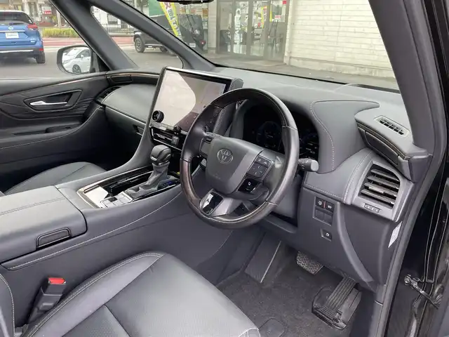 トヨタ アルファード Z 大分県 2024(令6)年 0.9万km ブラック 〇ワンオーナー/〇純正12.3インチディスプレイオーディオ（ナビ付）/　ラジオ・BT・USB・HDMI・フルセグ/〇パノラミックビューモニター/〇革シート/〇左右独立ムーンルーフ/〇ウッドステアリング/〇静電式ステアリングスイッチ/〇カラーヘッドアップディスプレイ/〇ユニバーサルステップ/〇オートハイビームアシスト/〇LEDヘッドライト/〇純正フォグランプ/〇2列目エクゼクティブパワーシート/〇デジタルインナーミラー/〇パワーバックドア/〇スマートキー/〇エンジンプッシュスタート/〇保証書/〇スペアキー