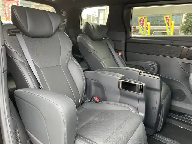 トヨタ アルファード Z 大分県 2024(令6)年 0.9万km ブラック 〇ワンオーナー/〇純正12.3インチディスプレイオーディオ（ナビ付）/　ラジオ・BT・USB・HDMI・フルセグ/〇パノラミックビューモニター/〇革シート/〇左右独立ムーンルーフ/〇ウッドステアリング/〇静電式ステアリングスイッチ/〇カラーヘッドアップディスプレイ/〇ユニバーサルステップ/〇オートハイビームアシスト/〇LEDヘッドライト/〇純正フォグランプ/〇2列目エクゼクティブパワーシート/〇デジタルインナーミラー/〇パワーバックドア/〇スマートキー/〇エンジンプッシュスタート/〇保証書/〇スペアキー