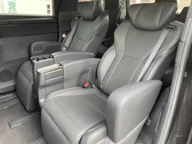 トヨタ アルファード Z 大分県 2024(令6)年 0.9万km ブラック 〇ワンオーナー/〇純正12.3インチディスプレイオーディオ（ナビ付）/　ラジオ・BT・USB・HDMI・フルセグ/〇パノラミックビューモニター/〇革シート/〇左右独立ムーンルーフ/〇ウッドステアリング/〇静電式ステアリングスイッチ/〇カラーヘッドアップディスプレイ/〇ユニバーサルステップ/〇オートハイビームアシスト/〇LEDヘッドライト/〇純正フォグランプ/〇2列目エクゼクティブパワーシート/〇デジタルインナーミラー/〇パワーバックドア/〇スマートキー/〇エンジンプッシュスタート/〇保証書/〇スペアキー