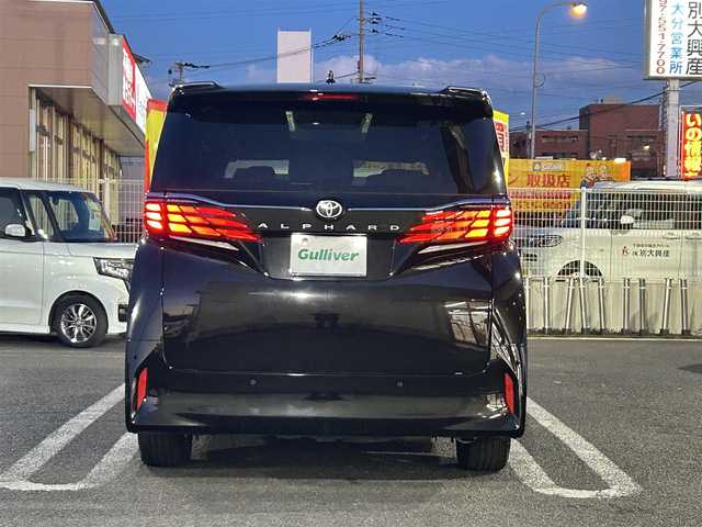 トヨタ アルファード Z 大分県 2024(令6)年 0.9万km ブラック 〇純正12.3インチディスプレイオーディオ（ナビ付）/　ラジオ・BT・USB・HDMI・フルセグ/〇パノラミックビューモニター/〇革シート/〇左右独立ムーンルーフ/〇ウッドステアリング/〇静電式ステアリングスイッチ/〇カラーヘッドアップディスプレイ/〇ユニバーサルステップ/〇オートハイビームアシスト/〇LEDヘッドライト/〇純正フォグランプ/〇2列目エクゼクティブパワーシート/〇デジタルインナーミラー/〇パワーバックドア/〇スマートキー/〇エンジンプッシュスタート/〇保証書/〇スペアキー