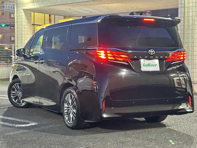 トヨタ アルファード Z 大分県 2024(令6)年 0.9万km ブラック 〇純正12.3インチディスプレイオーディオ（ナビ付）/　ラジオ・BT・USB・HDMI・フルセグ/〇パノラミックビューモニター/〇革シート/〇左右独立ムーンルーフ/〇ウッドステアリング/〇静電式ステアリングスイッチ/〇カラーヘッドアップディスプレイ/〇ユニバーサルステップ/〇オートハイビームアシスト/〇LEDヘッドライト/〇純正フォグランプ/〇2列目エクゼクティブパワーシート/〇デジタルインナーミラー/〇パワーバックドア/〇スマートキー/〇エンジンプッシュスタート/〇保証書/〇スペアキー