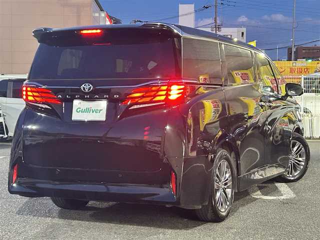 トヨタ アルファード Z 大分県 2024(令6)年 0.9万km ブラック 〇純正12.3インチディスプレイオーディオ（ナビ付）/　ラジオ・BT・USB・HDMI・フルセグ/〇パノラミックビューモニター/〇革シート/〇左右独立ムーンルーフ/〇ウッドステアリング/〇静電式ステアリングスイッチ/〇カラーヘッドアップディスプレイ/〇ユニバーサルステップ/〇オートハイビームアシスト/〇LEDヘッドライト/〇純正フォグランプ/〇2列目エクゼクティブパワーシート/〇デジタルインナーミラー/〇パワーバックドア/〇スマートキー/〇エンジンプッシュスタート/〇保証書/〇スペアキー