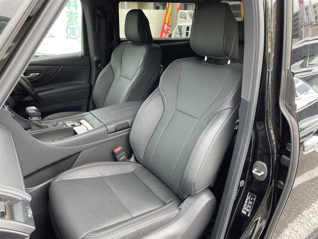 トヨタ アルファード Z 大分県 2024(令6)年 0.9万km ブラック 〇純正12.3インチディスプレイオーディオ（ナビ付）/　ラジオ・BT・USB・HDMI・フルセグ/〇パノラミックビューモニター/〇革シート/〇左右独立ムーンルーフ/〇ウッドステアリング/〇静電式ステアリングスイッチ/〇カラーヘッドアップディスプレイ/〇ユニバーサルステップ/〇オートハイビームアシスト/〇LEDヘッドライト/〇純正フォグランプ/〇2列目エクゼクティブパワーシート/〇デジタルインナーミラー/〇パワーバックドア/〇スマートキー/〇エンジンプッシュスタート/〇保証書/〇スペアキー