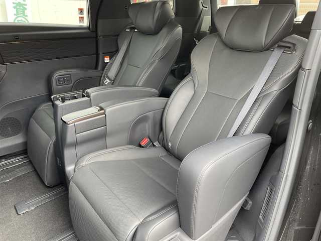 トヨタ アルファード Z 大分県 2024(令6)年 0.9万km ブラック 〇純正12.3インチディスプレイオーディオ（ナビ付）/　ラジオ・BT・USB・HDMI・フルセグ/〇パノラミックビューモニター/〇革シート/〇左右独立ムーンルーフ/〇ウッドステアリング/〇静電式ステアリングスイッチ/〇カラーヘッドアップディスプレイ/〇ユニバーサルステップ/〇オートハイビームアシスト/〇LEDヘッドライト/〇純正フォグランプ/〇2列目エクゼクティブパワーシート/〇デジタルインナーミラー/〇パワーバックドア/〇スマートキー/〇エンジンプッシュスタート/〇保証書/〇スペアキー