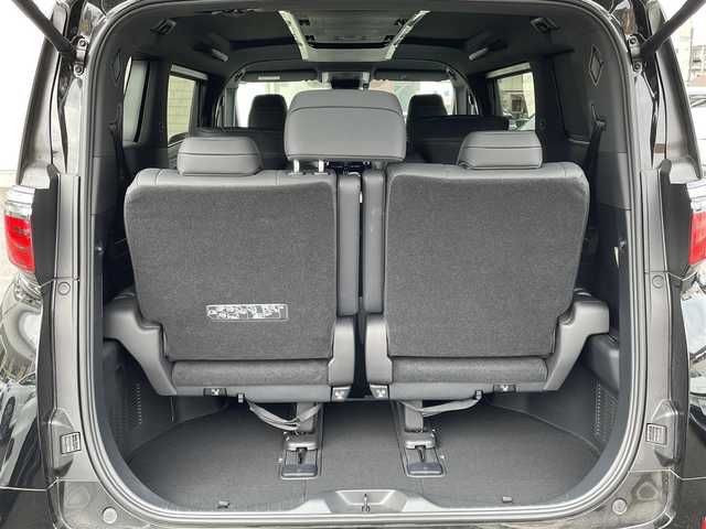 トヨタ アルファード Z 大分県 2024(令6)年 0.9万km ブラック 〇純正12.3インチディスプレイオーディオ（ナビ付）/　ラジオ・BT・USB・HDMI・フルセグ/〇パノラミックビューモニター/〇革シート/〇左右独立ムーンルーフ/〇ウッドステアリング/〇静電式ステアリングスイッチ/〇カラーヘッドアップディスプレイ/〇ユニバーサルステップ/〇オートハイビームアシスト/〇LEDヘッドライト/〇純正フォグランプ/〇2列目エクゼクティブパワーシート/〇デジタルインナーミラー/〇パワーバックドア/〇スマートキー/〇エンジンプッシュスタート/〇保証書/〇スペアキー