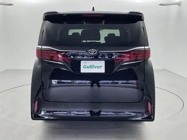 トヨタ アルファード Z 福井県 2024(令6)年 0.9万km ブラック 純正12.3インチディスプレイオーディオ（ナビ付）/-ラジオ・BT・USB・HDMI・フルセグ/パノラミックビューモニター/革シート/左右独立ムーンルーフ/ウッドステアリング/静電式ステアリングスイッチ/カラーヘッドアップディスプレイ/ユニバーサルステップ/オートハイビームアシスト/LEDヘッドライト/純正フォグランプ/2列目エクゼクティブパワーシート/デジタルインナーミラー/パワーバックドア/スマートキー/エンジンプッシュスタート/保証書/スペアキー