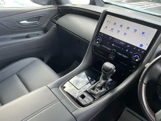 トヨタ アルファード Z 福井県 2024(令6)年 0.9万km ブラック 純正12.3インチディスプレイオーディオ（ナビ付）/-ラジオ・BT・USB・HDMI・フルセグ/パノラミックビューモニター/革シート/左右独立ムーンルーフ/ウッドステアリング/静電式ステアリングスイッチ/カラーヘッドアップディスプレイ/ユニバーサルステップ/オートハイビームアシスト/LEDヘッドライト/純正フォグランプ/2列目エクゼクティブパワーシート/デジタルインナーミラー/パワーバックドア/スマートキー/エンジンプッシュスタート/保証書/スペアキー